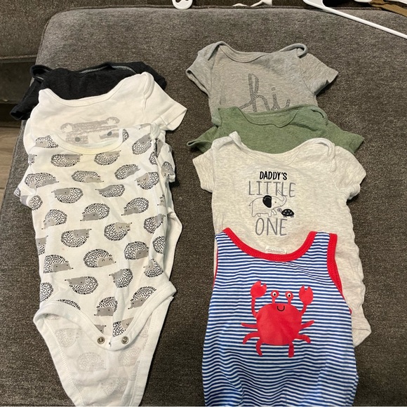 Infant onesies Bundle - Picture 2 of 2